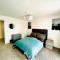Hemel Apartments- Sunset retreat