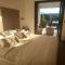 SUITE 20m2 DANS VILLA PISCINE JACUZZI