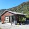 Kiwi Cabin and Homestay at Koru with hot tub