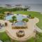 Stunning Galveston Bay Villa Infinity Pool and Dock - San Leon