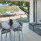 Blue on Blue Large One Bedroom Apartment, steps from ferry, amazing pool, wifi