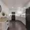 Large Kitchen Near Shops Easy Highway Access