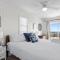 Oceanfront Dream Cottage: Hot Tub, Decks & Views!