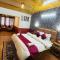 Hotel Hilltop At Mall Road Manali With Open Terrace