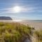 Narrow Escape - Meredith Lodging - Seaside