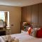 Lion Hotel & Studio Apartments