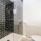 Delphine Lodge, Meadow View Lodges