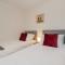 Delphine Lodge, Meadow View Lodges