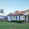 Sydney Meets Miranda, Comfy 4 Bedrooms Corner House