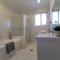 Sydney Meets Miranda, Comfy 4 Bedrooms Corner House
