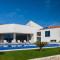 Luxury Villa Dolac near Split, airport, complete privacy, infinity heated pool