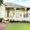 Taree CBD cottage apartments