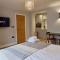 Stylish Studio Apartment, ensuite, kitchenette - Twickenham