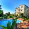 Apartments with pool Albina - Umag