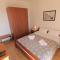Apartments with pool Albina - Umag