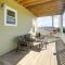 Emerald Isle Vacation Home Walk to Beach!