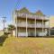 Emerald Isle Vacation Home Walk to Beach!