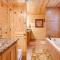 Broken Bow Cabin with Hot Tub and Deck - 4 Mi to Lake!