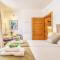 Boutique Beach Villa by Lanzarote Retreats - Private Pool - 1 min walk to Sea Pool