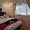 2-Bed Cottage Sleeps 5 Pets Ok Close to Coast