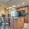 Englewood Apt with Patio in Denver Tech Center - إنجليوود