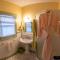 Clementine's Guest House & Vacation Rentals - أستوريا