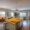 Clementine's Guest House & Vacation Rentals - أستوريا