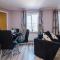 MODERN 2 BEDROOM 2 BATHROOM APARTMENT SLEEPS 4 IN WARRINGTON FOR WORK AND LEISURE WITH PRIVATE PARKING BY AMAZING SPACES RELOCATIONS Ltd