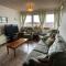 West End Hidden Gem - Modern 2-Bedroom Apartment with residents patio - Anniesland