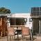 CoolTainer retreat: Sustainable Coastal forest Tiny house near Barcelona - Castelldefels