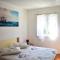 One bedroom appartement at Slatine 250 m away from the beach with sea view enclosed garden and wifi