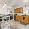 Great Location! Cozy Home with Huge Backyard - Воррен