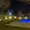 Casa con piscina privada climatizada e iluminada en exclusivo Golf Country Club Campo de Golf de 18 hoyos Piscina cubierta climatiza del club Canchas de futbol y tenis profesionales iluminadas Recreación Infantil Market y todo tipo de servicios - Buenos Aires