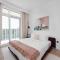 Maison Privee - Deluxe 3BR Apt with Dubai Marina Vws & Beach Access - Dubái