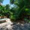 Villa Talpa - An Idyllic Indoor-outdoor Oasis - Palm Cove