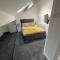 Newly Refurbished Clarendon Apartments, Free WIFI, Parking