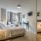 Leonis Restaurant & Rooms
