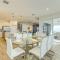 #371-Stunning 6 bed with modern decor, south facing pool and spa overlooking water - Кіссіммі