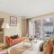Livestay-Knightsbridge Mews House with Private Parking and Private Patio - Londyn