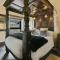 Romantic four poster Cottage private outdoor Hot Tub & Sauna at Harthill Hall plus private daily use of indoor pool and sauna 1 hour per day - Stanton in Peak