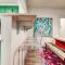 Color Pop Cottage - Half mile from Plaza district