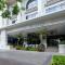 Modern 1BR in Uptown BGC - Manila