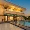 BrookVale Manor by StayVista - Private Pool Haven with Endless Views & Indoor Fun