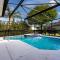 #412-Newly decorated and furnished 4 bed private pool home near to Disney with Mini putt putt golf hole - Орландо