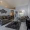 #412-Newly decorated and furnished 4 bed private pool home near to Disney with Mini putt putt golf hole - Орландо