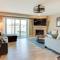 Lakefront Ozark Condo with Spacious Balcony! - 卡姆登顿