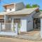 Linda casa a 150m da praia e prox ao Beto Carrero
