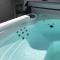 Entire 3 Bedroom Home with Golf Putting & hot spa