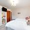 Grand Mansion 9 Beds Sleeps 17 Parking - Groups