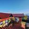 Gombo Hideaway